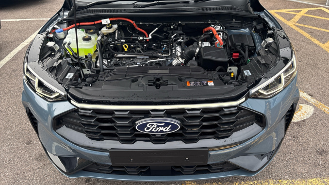 Ford Kuga 2.5 FHEV BlueCruise Edition 5dr CVT Hybrid Estate - Image 8